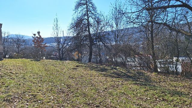 Ponúkame Vám na predaj slnečný pozemok v lukratívnej časti m