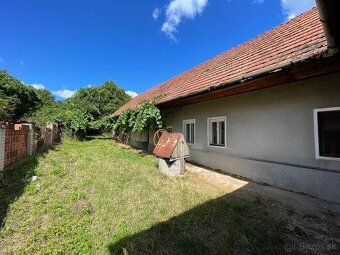 Na predaj samostatne stojaci 3-izbový vidiecky RD nachádzajú