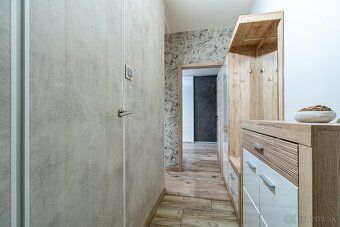 Exkluzívne Vám ponúkam na predaj 2 - izbový byt v Košiciach.