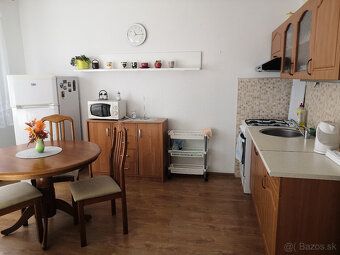 Ponúkam na dlhodobý nájom plne zariadený 1-izb. byt na ul. S
