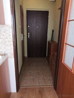 Ponúkam na dlhodobý nájom plne zariadený 1-izb. byt na ul. S
