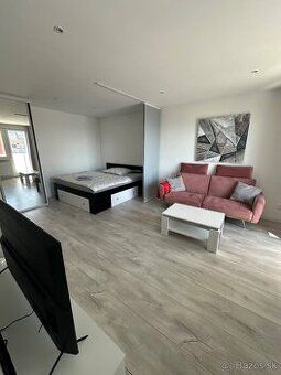 Dobrý deň, hľadám bývanie v Dubnici n.V.,najlepšie Centrum I