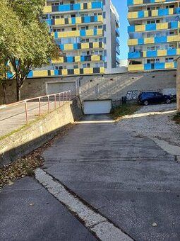 Ponúkam na prenájom garáž na Tučkovej ul. v Bratislava-Ružin