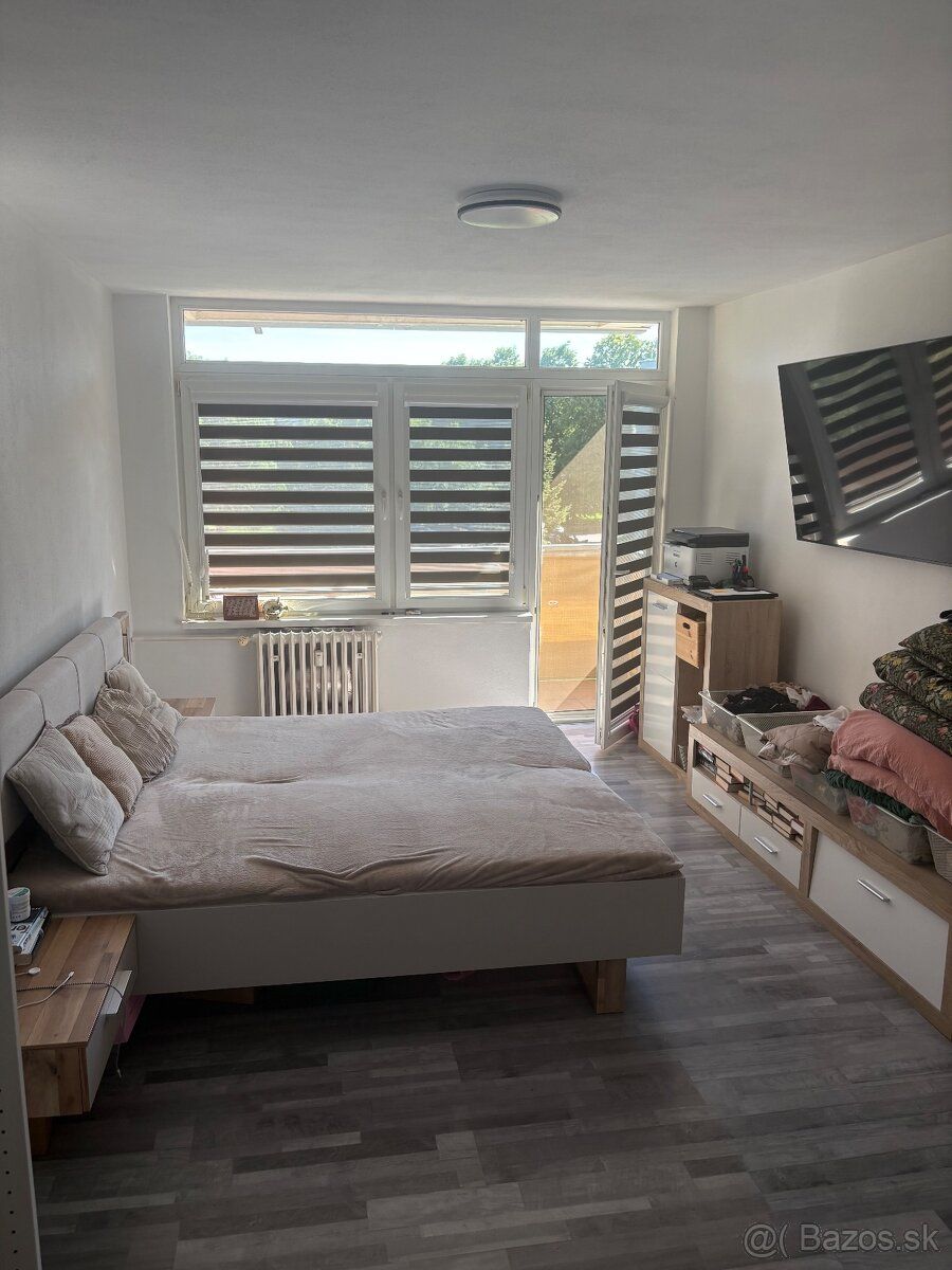 Predam Garsonku s balkonom 25 m2 na Chrenovej v Nitre, Lucna