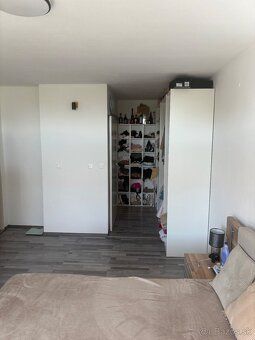 Predam Garsonku s balkonom 25 m2 na Chrenovej v Nitre, Lucna