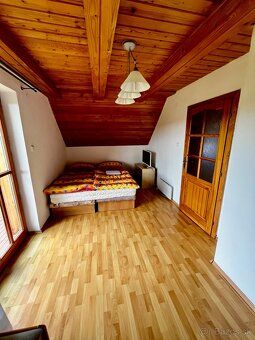 🏡Ponúkame na predaj krásnu 3 podlažnú, kompletne zrekonštruo