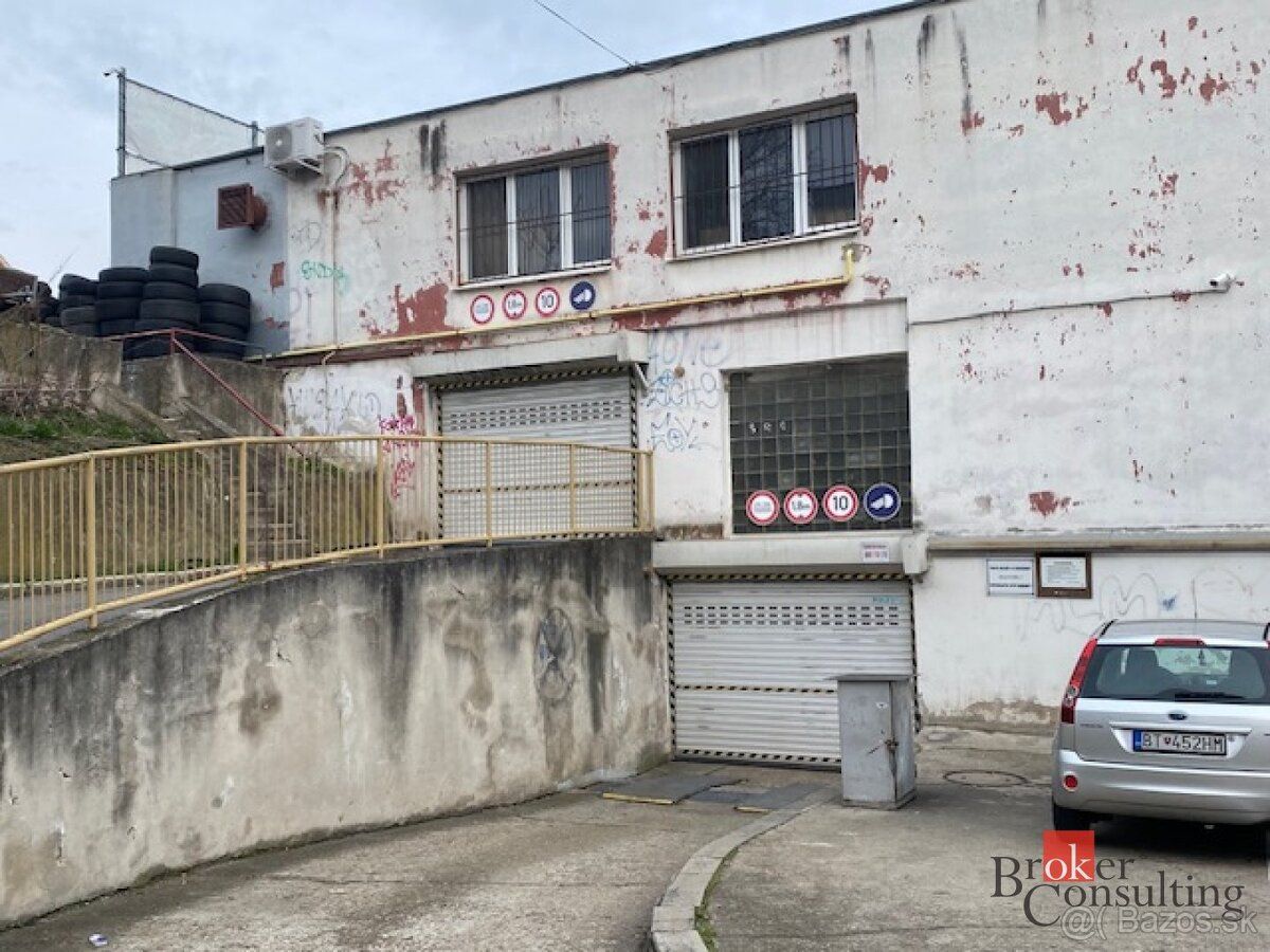 POPIS Na predaj garáž v osobnom vlastníctve s pripojením na 