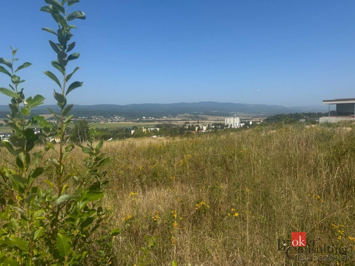 Ponúkame na predaj stavebný pozemok o výmere 885 m², nachádz