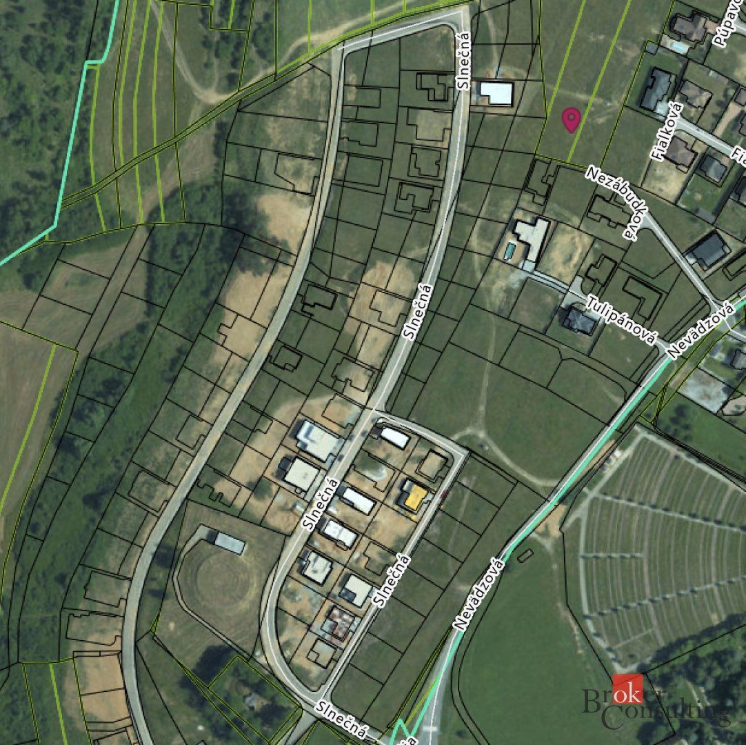 Ponúkame na predaj stavebný pozemok o výmere 885 m², nachádz