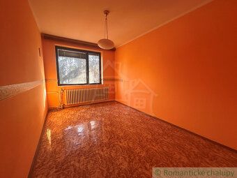 Ponúkame na predaj veľký 5 izbový rodinný dom v tichej ulici