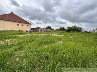 Hľadáte miesto pre váš budúci domov v tichej lokalite, kde v