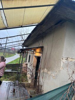 Predám vinicu s viničným domčekom a vínnou pivnicou v obci B