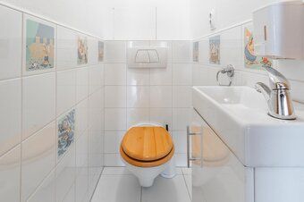 Ponúkame vám na predaj priestranný trojizbový byt v obľúbene