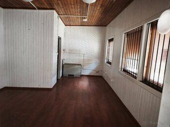 Ponúkam na prenájom obchodné priestory v centre mesta Turzov
