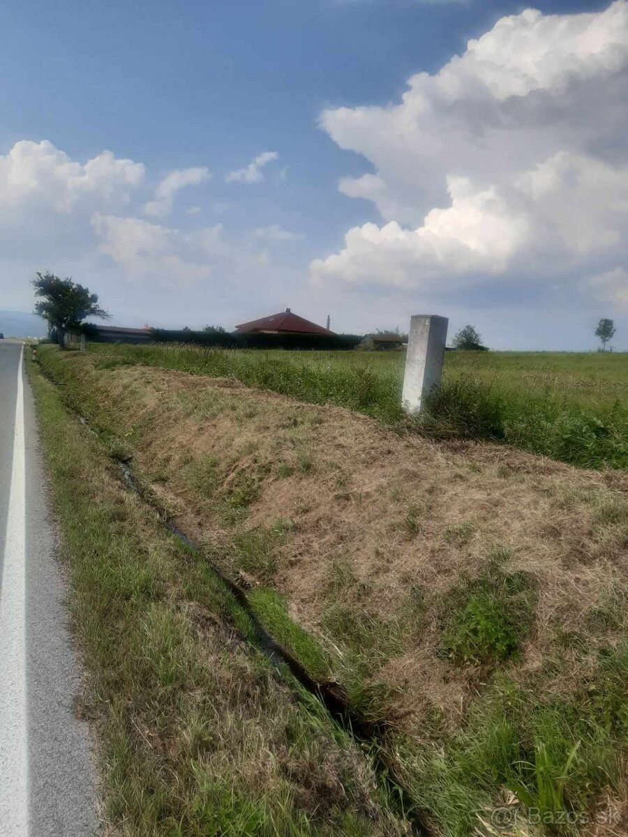 Predám pozemky, na výstavbu Rod.domov, v obci RNV, pozemky m