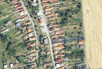 Ponúkame na predaj podiely pozemkov v spoločnom dvore o celk