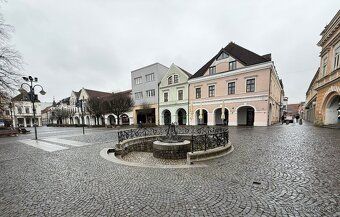 Ponúkame na prenájom exkluzívny obchodný / prevádzkový pries
