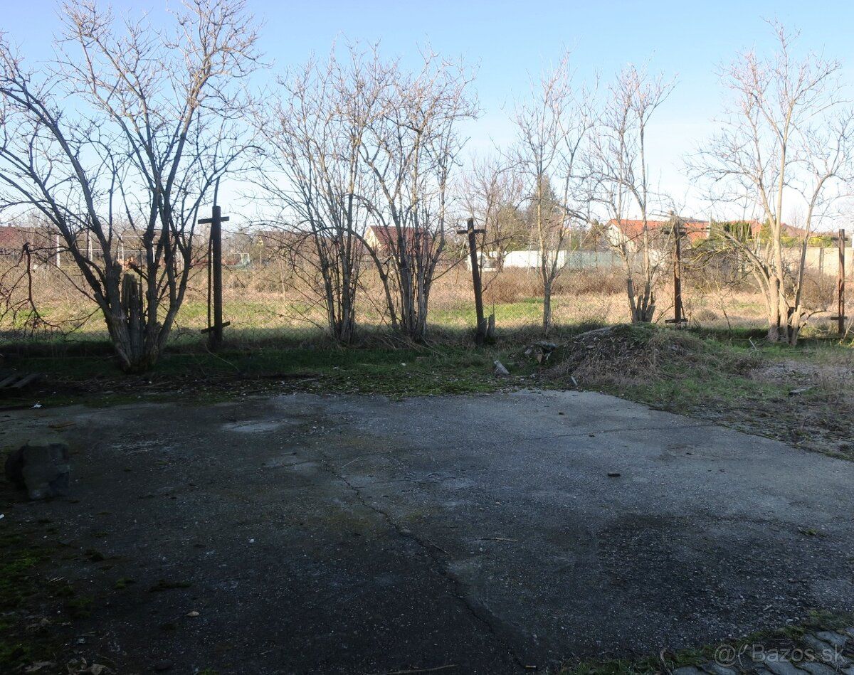 Ponúkame Vám na predaj Polyfunkčnú budovu na predaj v Nových