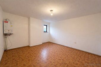 Ponúkame na predaj priestranný apartmán s 3-izbovou dispozíc