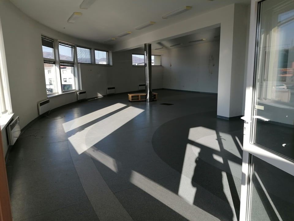P50029-25BB Ponúkame na prenájom exkluzívny obchodný priesto