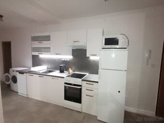 Ponúkam na prenájom kompletne zariadený 2-izbový byt, po kom