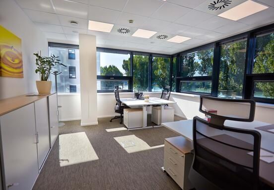 📍 Žižková ul. 9, Staré Mesto, Bratislava
Serviced offices, v