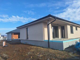 Ponúkame na predaj rodinný dom - typu bungalov (novostavba v