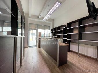 Ponúkame do prenájmu obchodné priestory v centre mesta Nové 