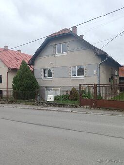 NA PREDAJ – MODERNÝ 4-IZBOVÝ DVOJDOM, BOBROV – ORAVA 🏡 Ponúk