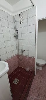 Ponúkam do nájmu 1 izbový nezariadený byt blízko železničnej