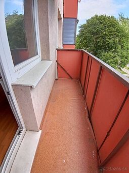 Ponúkame Vám na predaj veľký, priestranný 2 izbový byt na vy