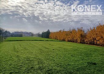 ID:3551
Ponúkame na predaj krásny rovinatý pozemok nachádzaj