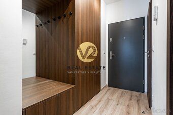 Juraj Kolárik +421 918 938 737 email:
V2 Real Estate ponúka 
