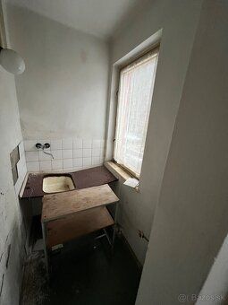 Predaj ubytovňe ( bytovky ) v obci Utekáč, nachádza sa tam 3