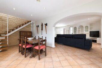 🏡 DOM 2. LÍNIE OD MORA | 5 SPÁLNI | SÚKROMNÝ BAZÉN | VONKAJŠ