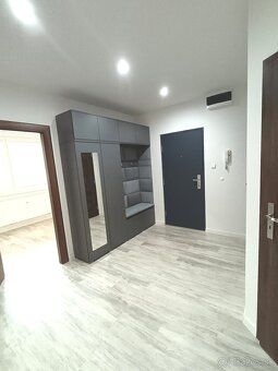 V ponuke je veľmi pekný 3- izb. byt v Revúcej. Nachádza sa n