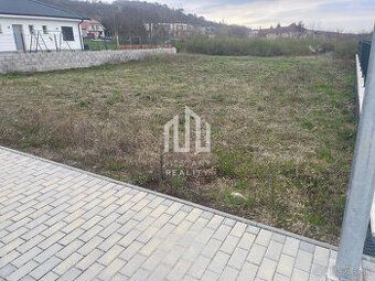 Sme AVILA. Už roky spájame ľudí s ich novým domovom. Zavolaj