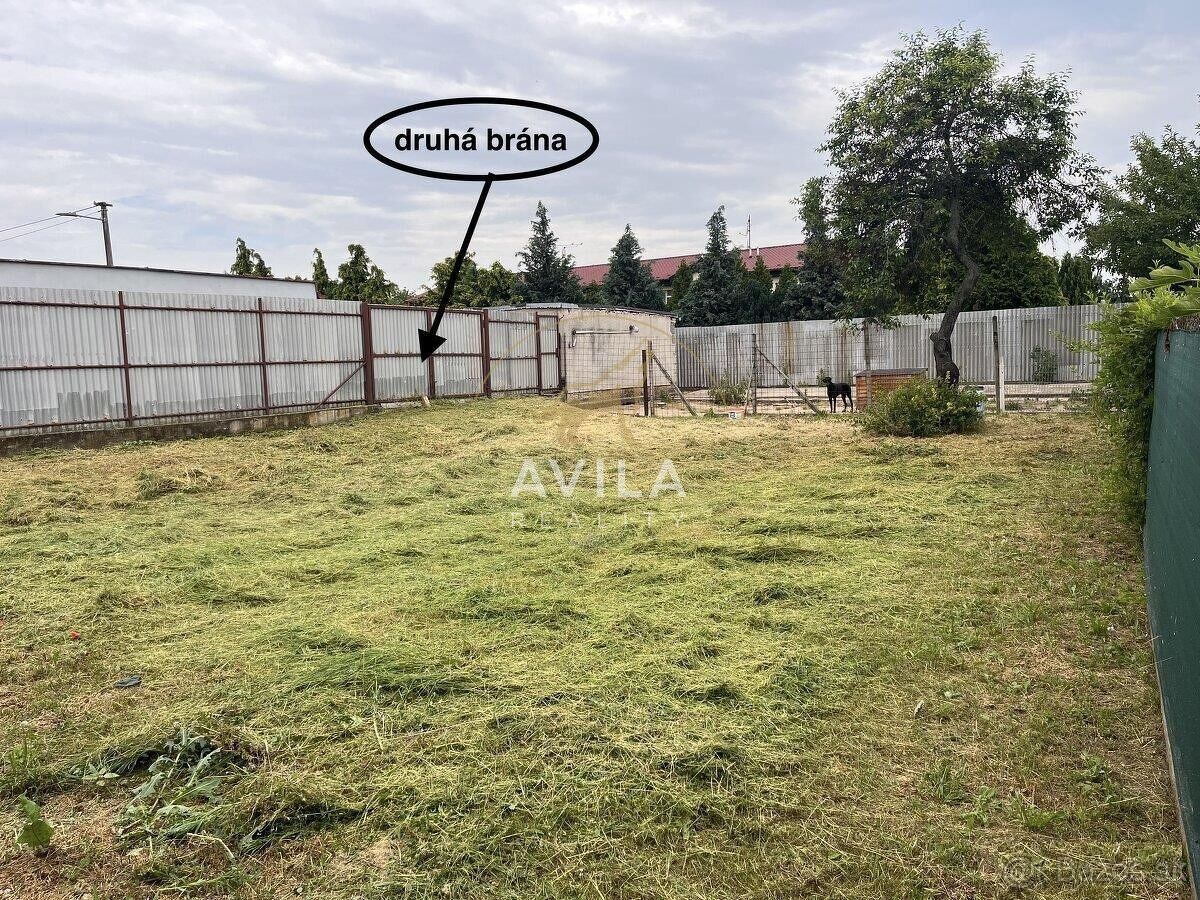 Sme AVILA. Už roky spájame ľudí s ich novým domovom. Zavolaj