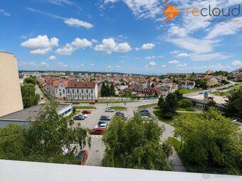 Na predaj priestranný 3 izbový byt po luxusnej rekonštrukcii