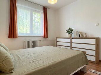 Ponúkame vám na prenájom priestranný 2-izbový byt s balkónom