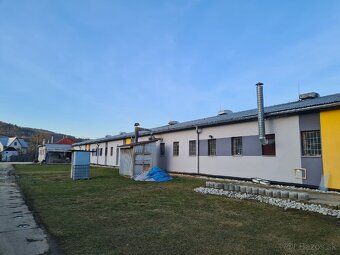 Hala sa nachádza v obci Vyšný Kručov.Podlahova plocha je 800