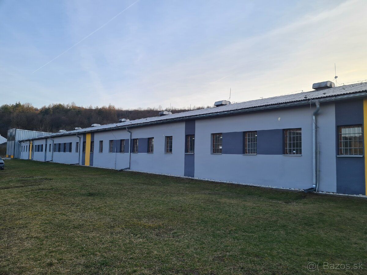 Hala sa nachádza v obci Vyšný Kručov.Podlahova plocha je 800