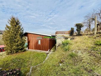 Ponúkame na predaj záhradu  o výmere 385 m2 s chatkou - zast