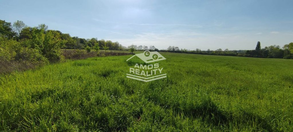 AMOS reality s.r.o. s poverením majiteľa ponúka na predaj 3 