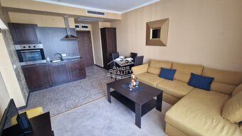Ponúkame na predaj priestranný apartmán v luxusnom 5* SPA Ba