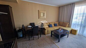 Ponúkame na predaj priestranný apartmán v luxusnom 5* SPA Ba