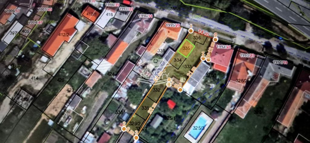 Ponúkame vám na predaj stavebný pozemok o výmere 663 m² v za