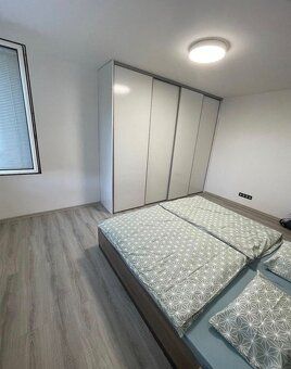 Ponúkame Vám na prenájom priestranný 4-izbový byt v obľúbene