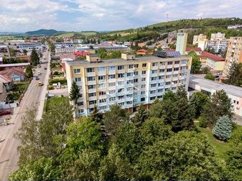 Na predaj: Slnečný 1-izbový byt s loggiou a potenciálom (Vra