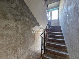 Ponúkame Vám na predaj samostatne stojaci 6 - izbový rodinný